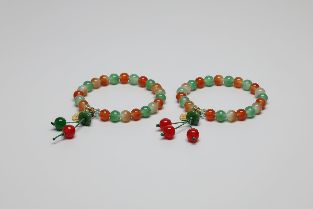 Pulsera de cuentas colores con cereza. IVA incluido