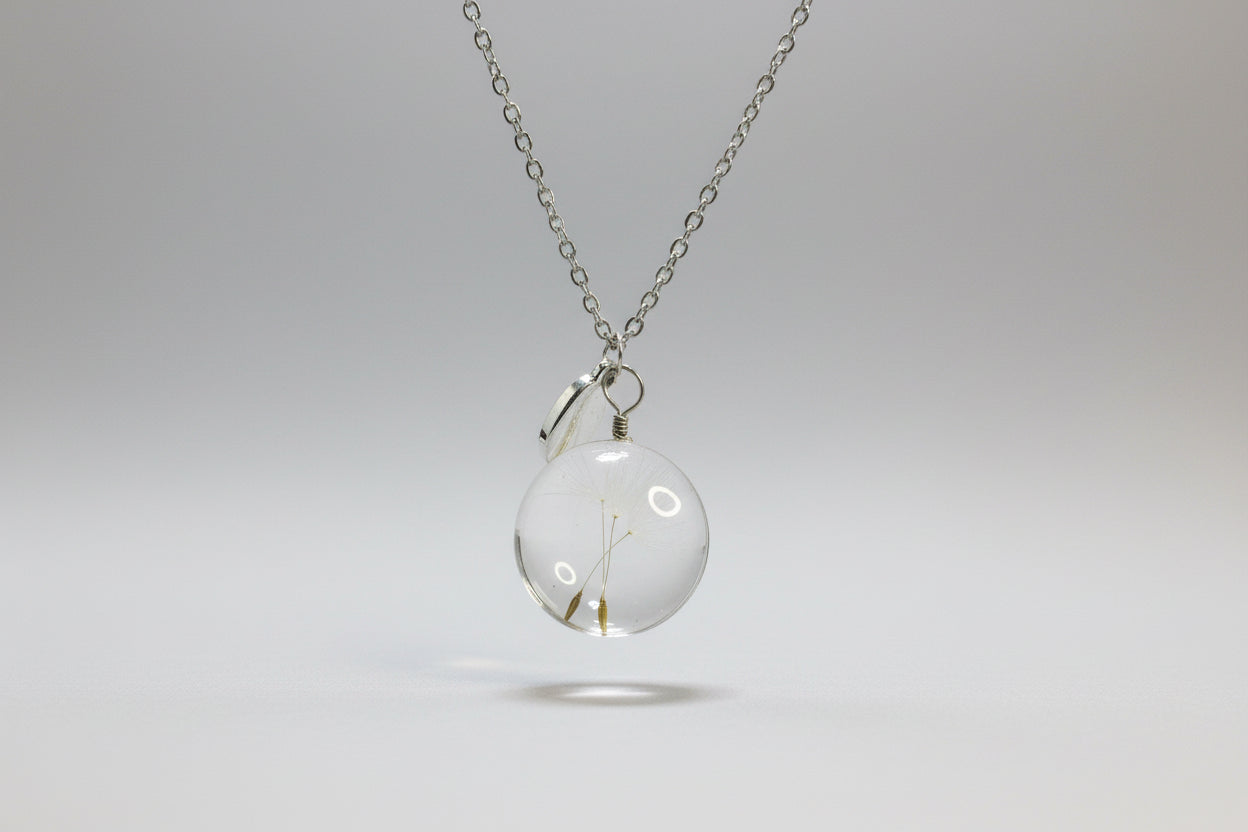 Colgante de cristal con diente de león