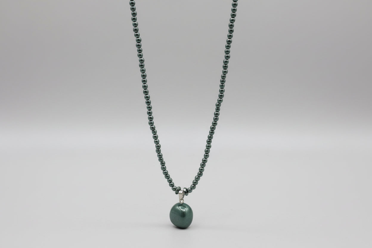 Colgante de hematita con cadena de cuentas de hematita(Diseño de Lubelia)