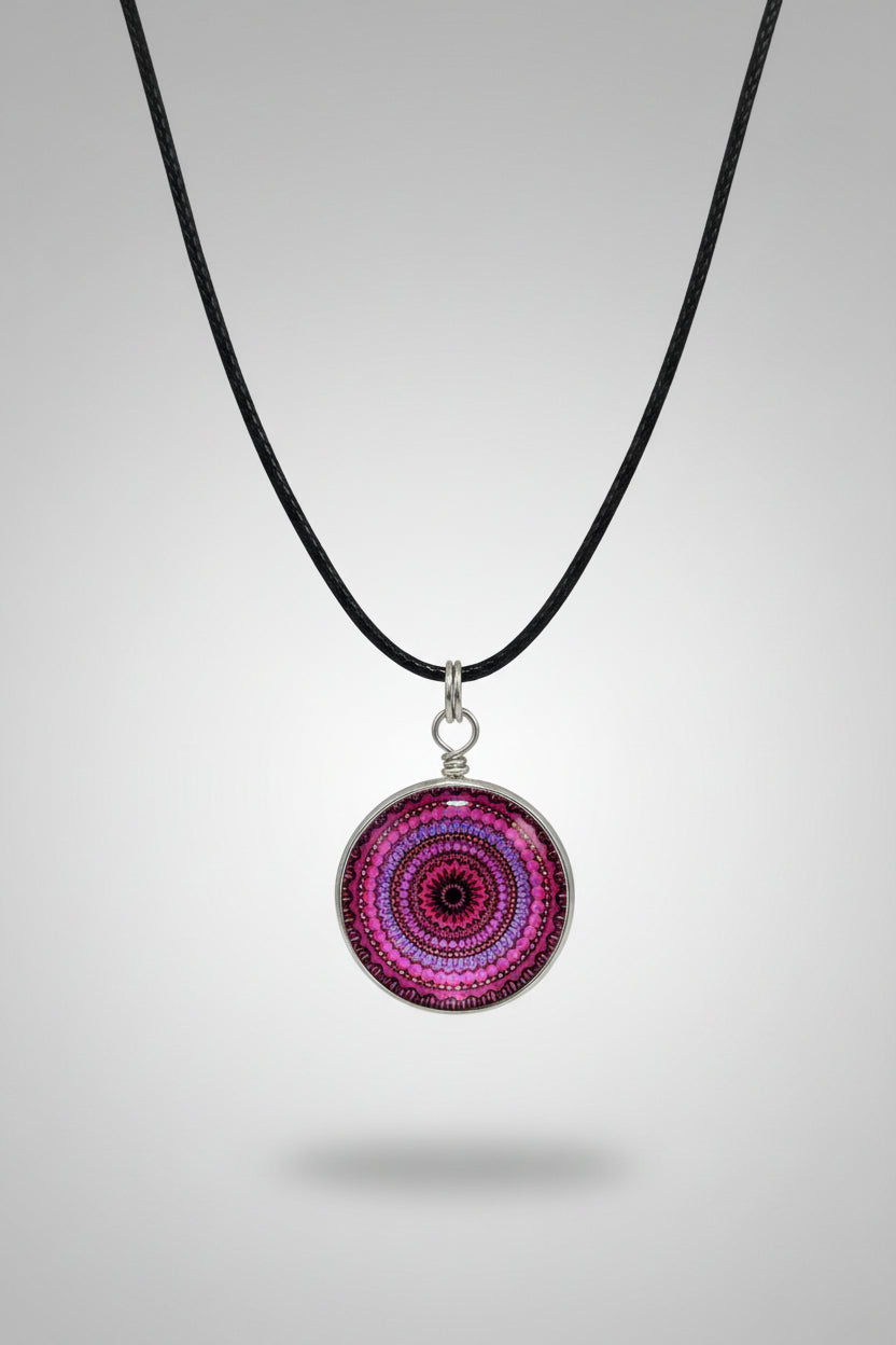 Colgante mandala colores simétricos más cordón negro
