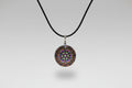 Colgante mandala colores simétricos más cordón negro