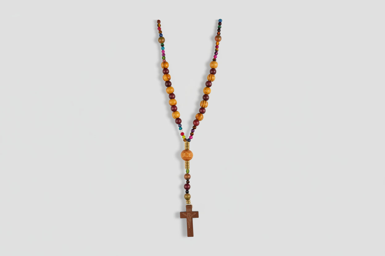Rosario cuentas de madera  de colores, cruz de madera(Diseño de Lubelia) IVA incluido