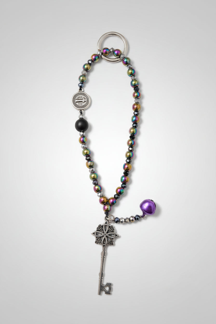 Colgante para móvil con San Benito, llave y cascabel (Diseño de Lubelia ) IVA incluido