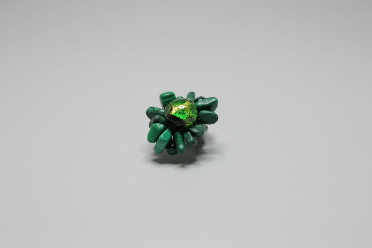 Anillo elástico flor piedra malaquita ( Diseño de Lubelia ) IVA incluido