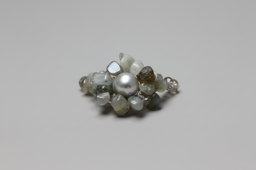 Anillo elástico flor pìedra labradorita piedra fantasía en el centro ( Diseño de Lubelia) IVA incluido