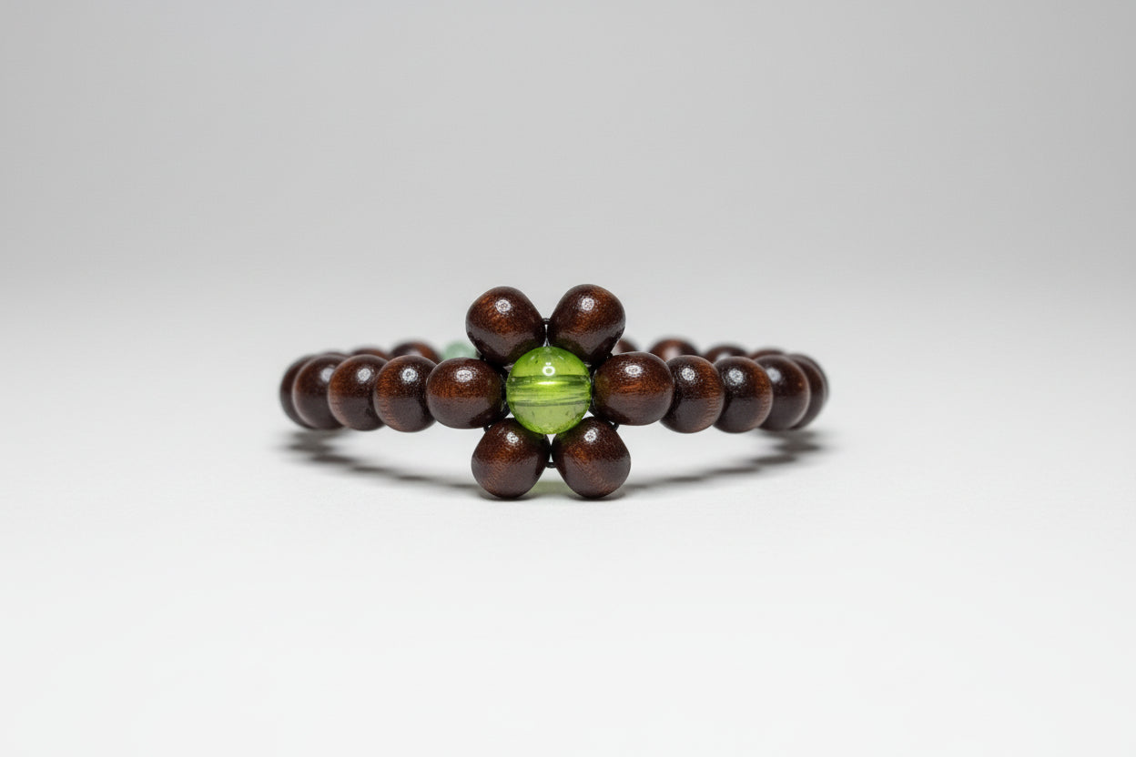 Pulsera de cuentas madera con flor verde (Diseño de Lub elia) IVA incluido