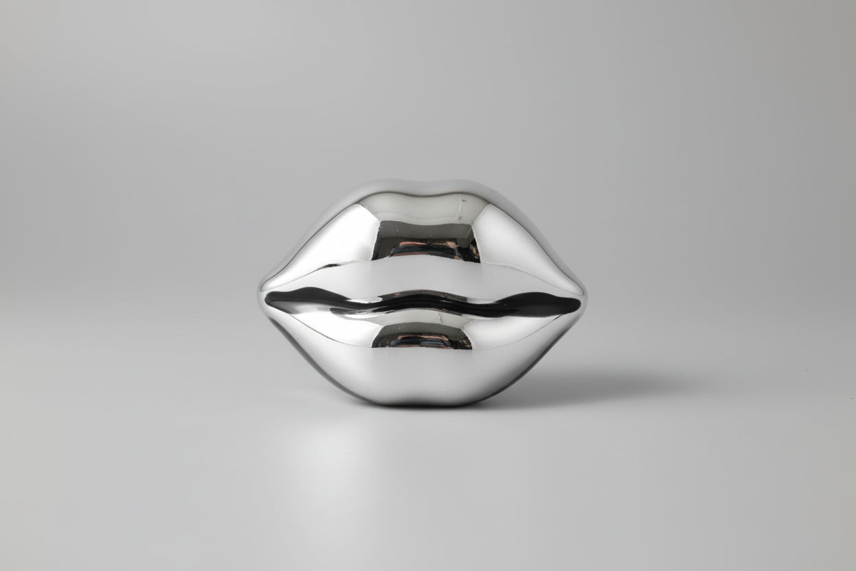 Bálsamo labial plateado diseño labios