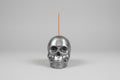 porta incienso calavera  color gris metálico hecho a mano 6X4cm. (Diseño de Lubelia ) IVA incluido
