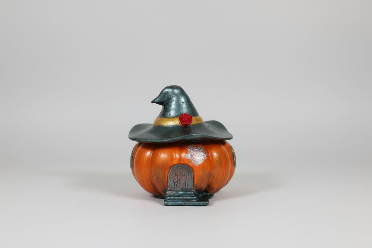 Casita calabaza sombrero de bruja  color verde 10x11cm. (Hecho por Lubelia ) IVA incluido.
