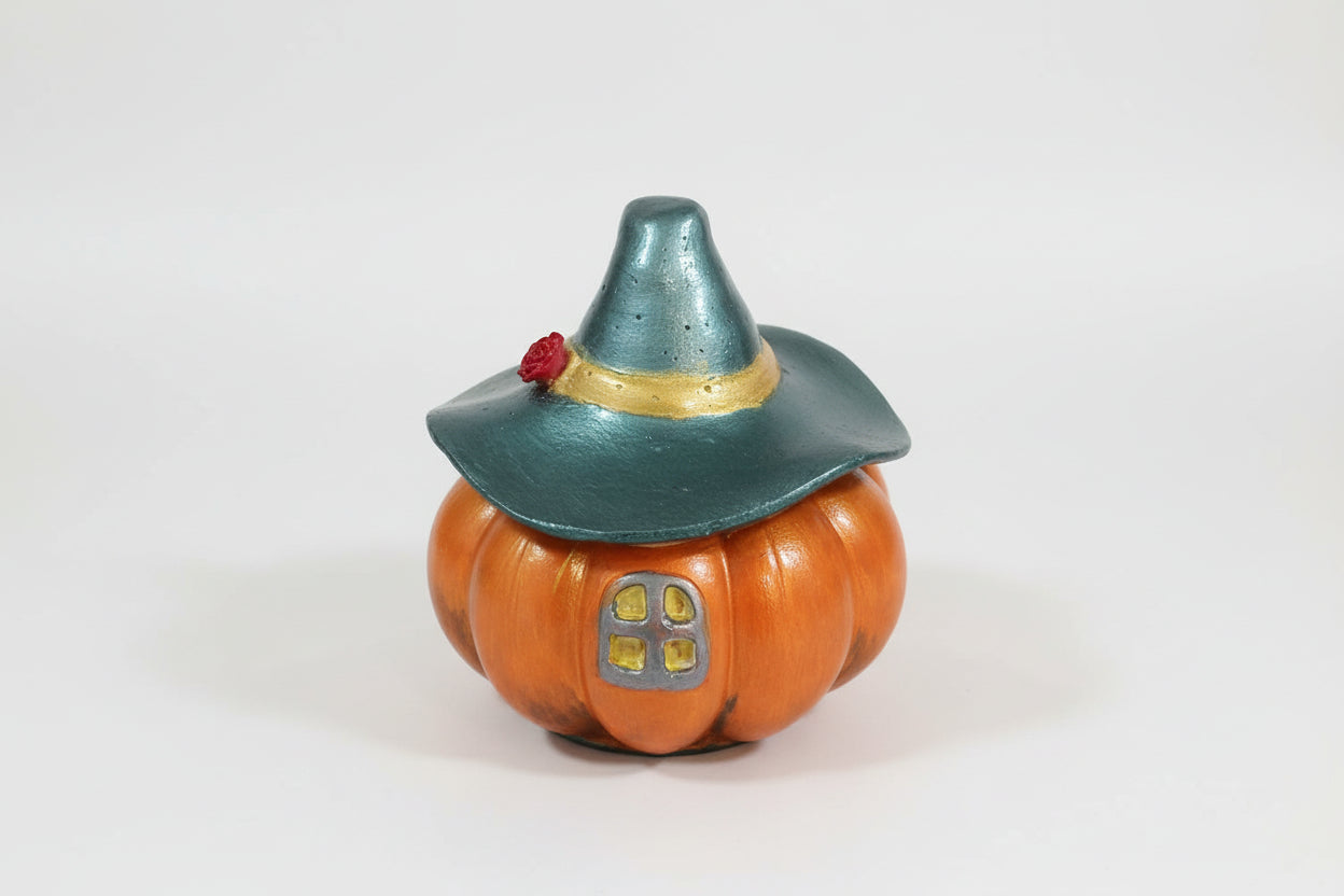 Casita calabaza sombrero de bruja  color verde 10x11cm. (Hecho por Lubelia ) IVA incluido.