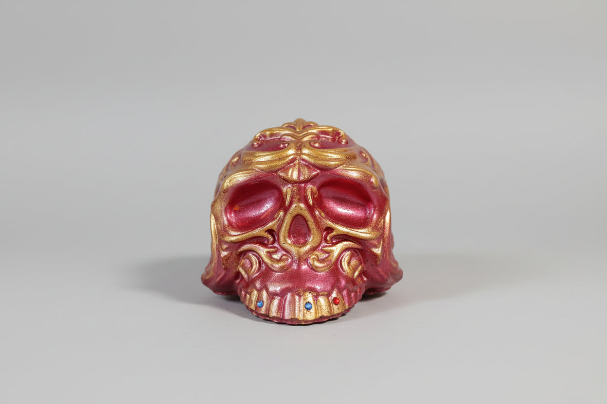 Calavera  tarro color ronjo metálico y reflejos dorados( Diseño de Lubelia ) IVA incluido