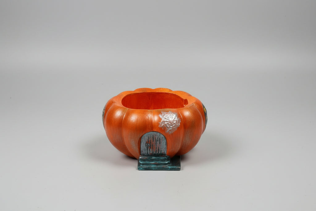 Casita calabaza negra y sombrero color cobre 10X11cm. (Hecho por Lubelia) IVA incluido
