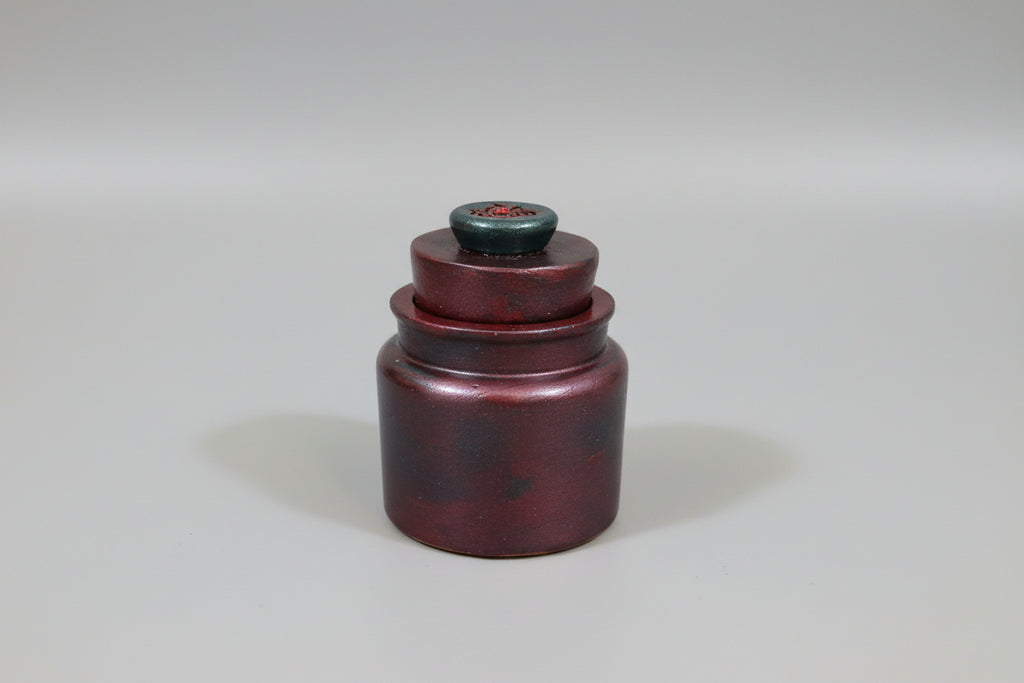 Botecito granate con símbolo elemento fuego. 12X5cm. Hecho por Lubelia ) IVA incluido: