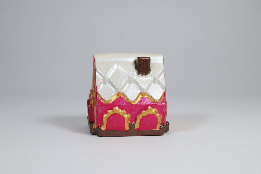 Porta incienso casita  6X7cm.( Hecho por Lubelia ) IVA incluido.
