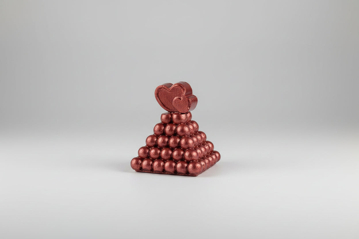 Porta incienso pirámide con corazón 7X6cm. color granate metálico( Hecho por Lubelia)