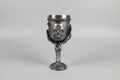 Copa ceremonial gris metálico acero y  resina calaveras 19X7 cm. IVA incluido
