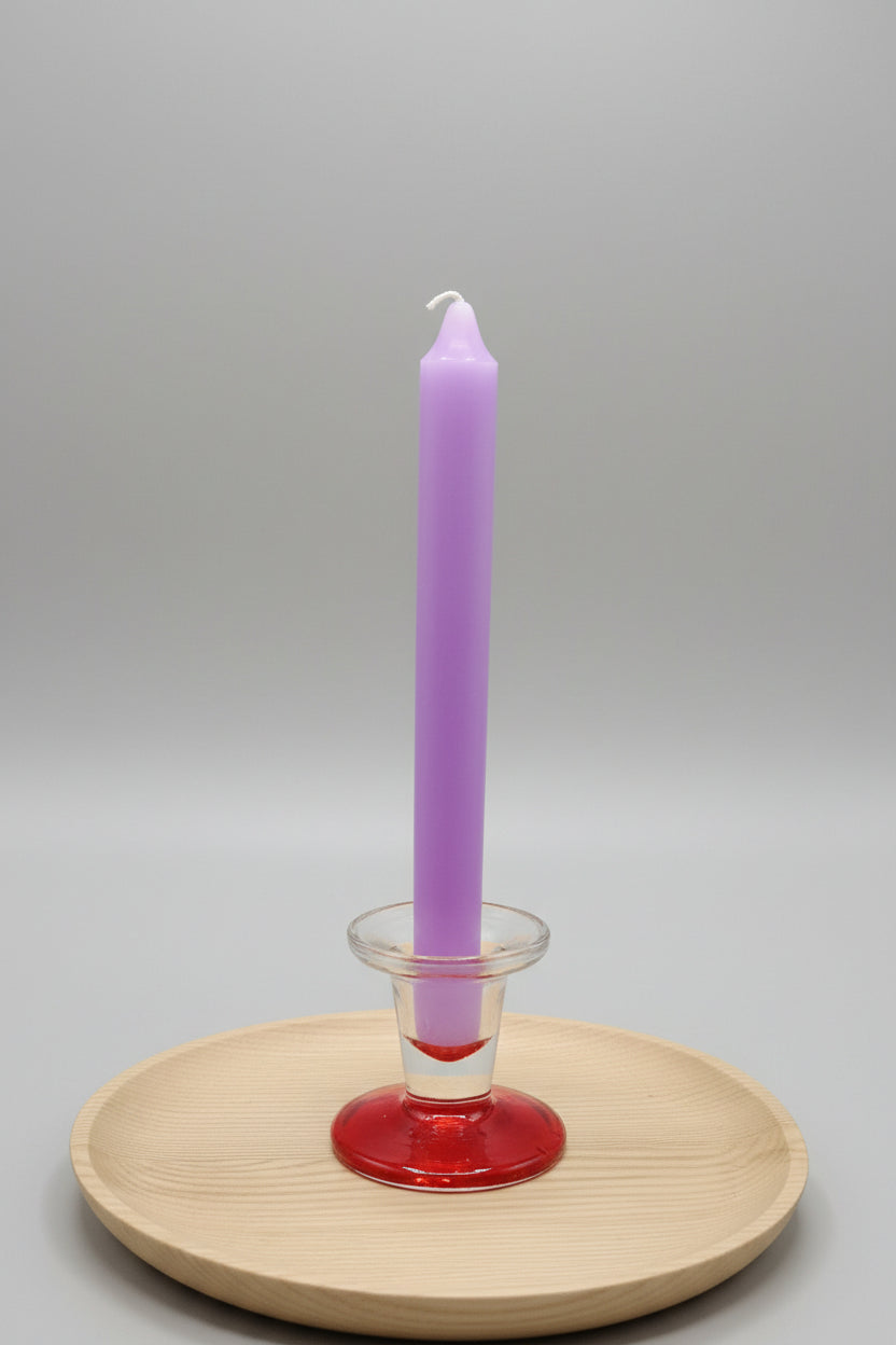 Porta vela  normal y tipo te, de cristal color rojo 7X7 cm. Vela incluida. IV A incluido