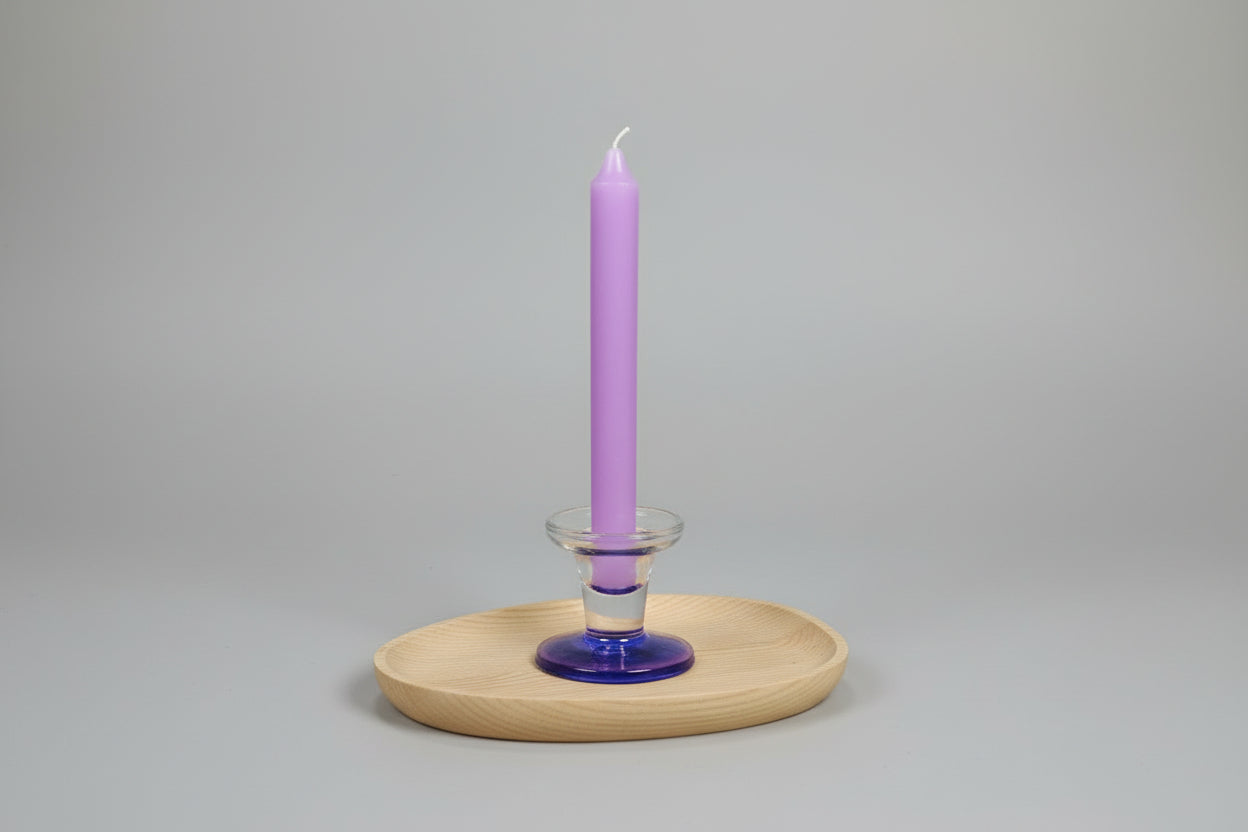 Porta vela  normal y tipo te, de cristal color violeta 7X7 cm. Vela no incluida. IV A incluido