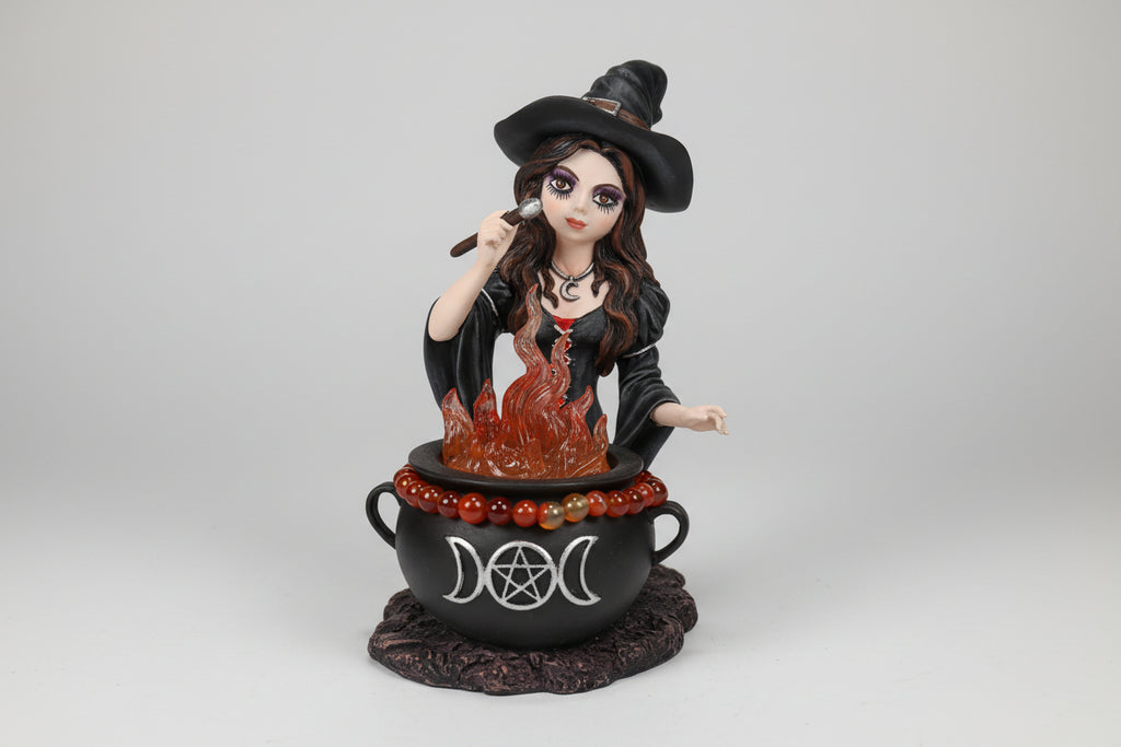 Brujita  de colección Dolly, para el amor con caldero y pulsera  cornalina 15X12cm. IV A incluido.