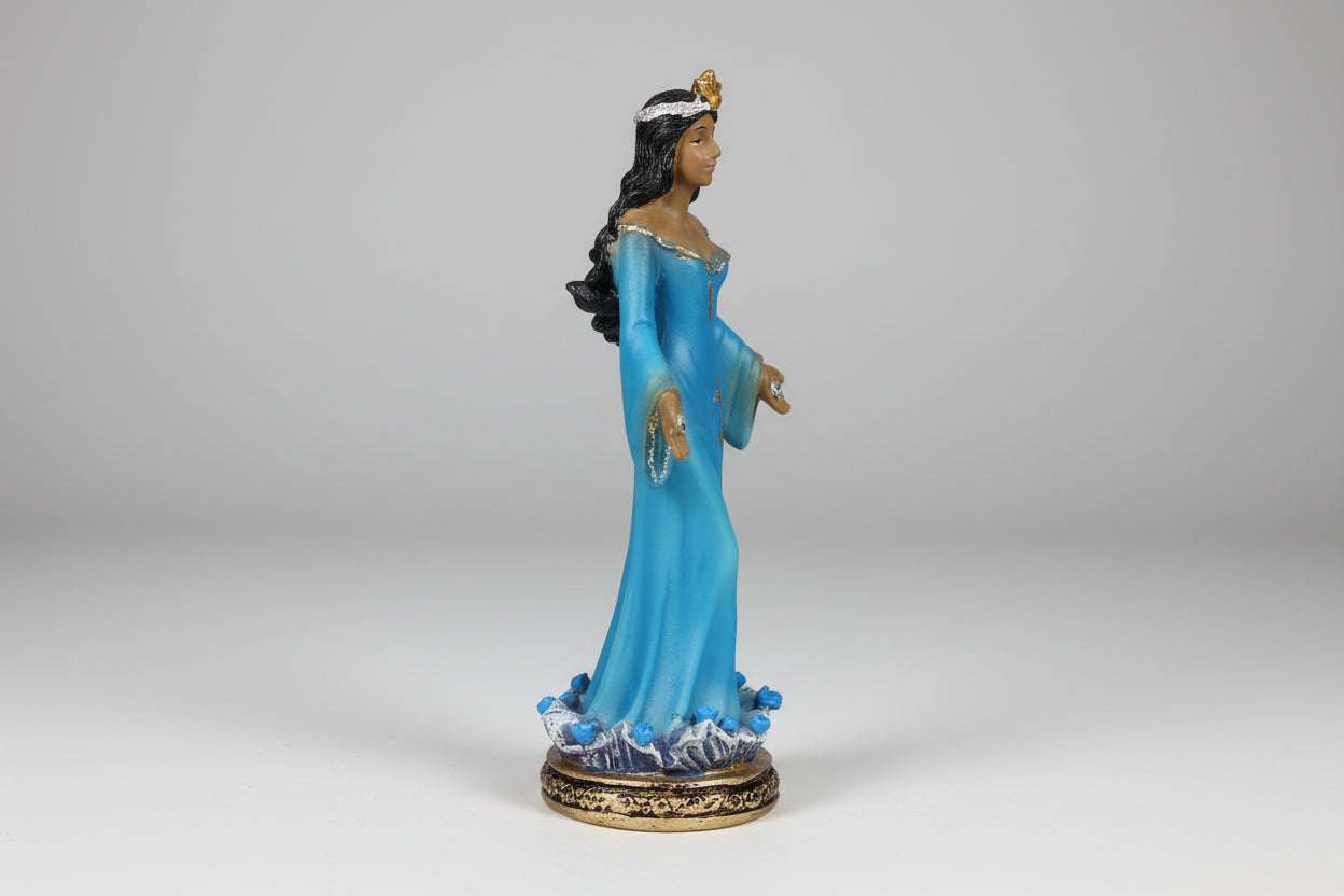Diosa  del mar Yemayá es la madre primordial, la dueña del mar color azul más colgante caracola 12X4 cm.IVA incluido