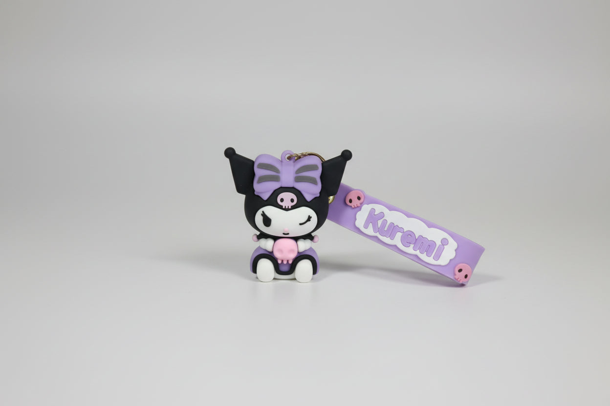Llavero Kuromi con calavera en las manos. IVA incluido