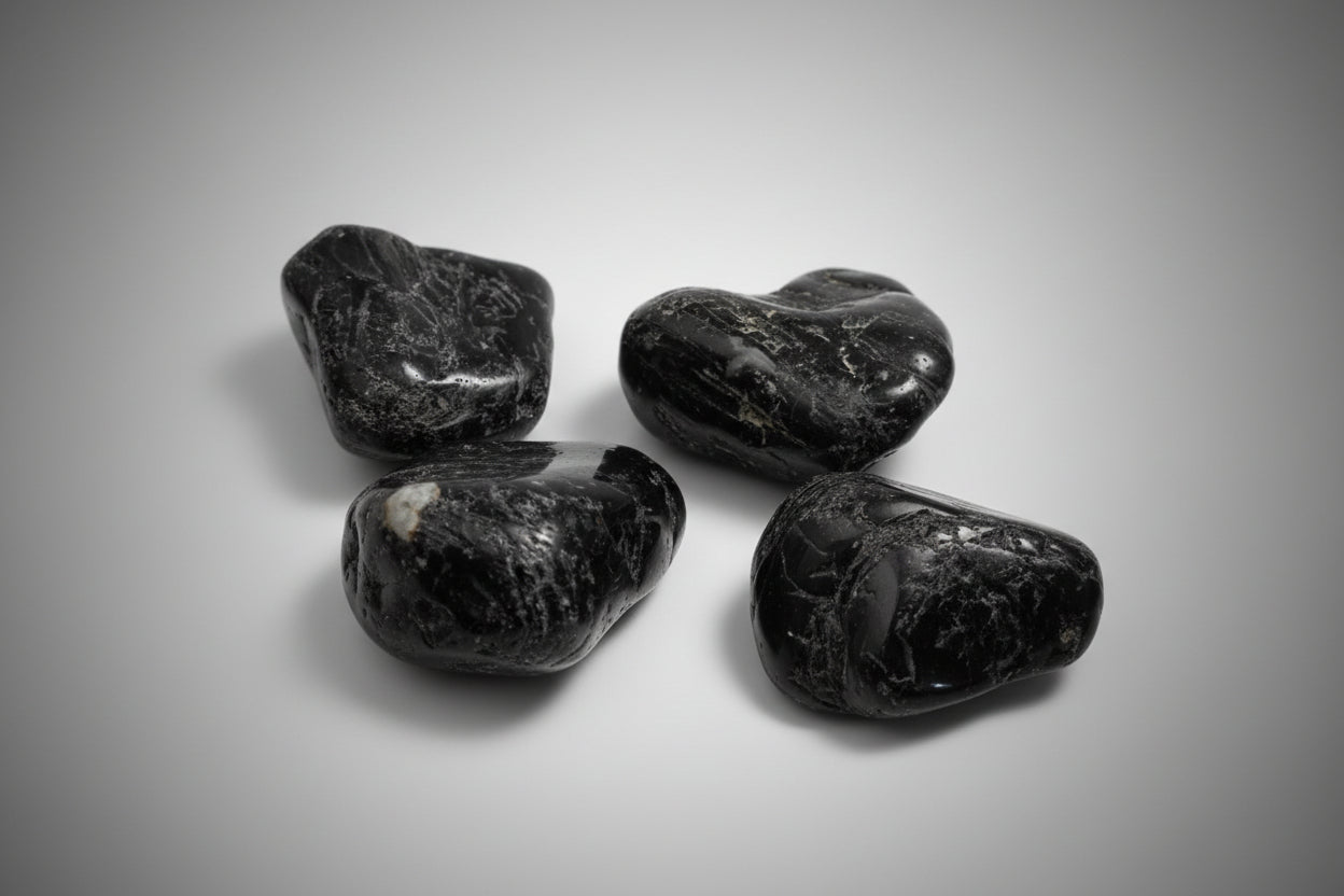 Piedra en bruto Turmalina negra 5X4 cm. IVA incluido.