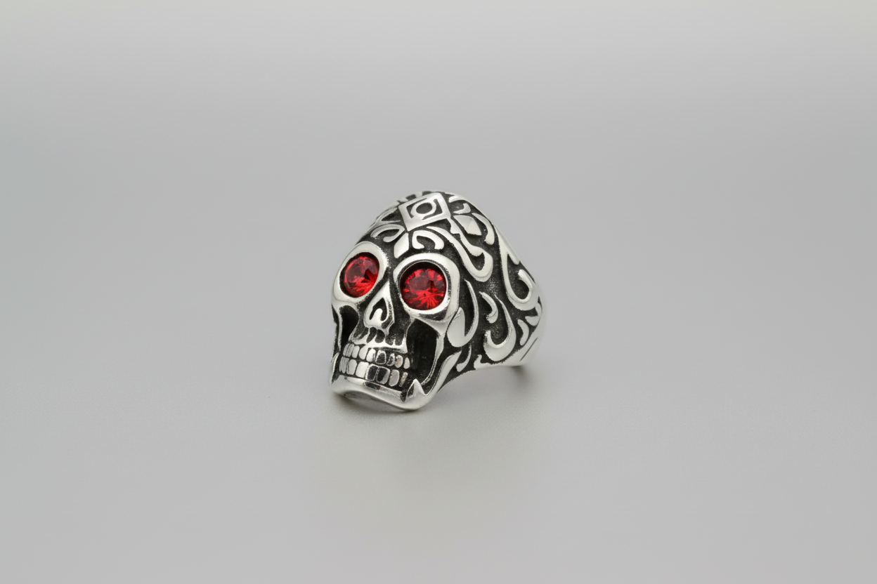 Anillo  acero calavera ojos rojos IVA incluido