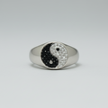 Anillo de acero con circonitas Yin- Yan. IVA incluido