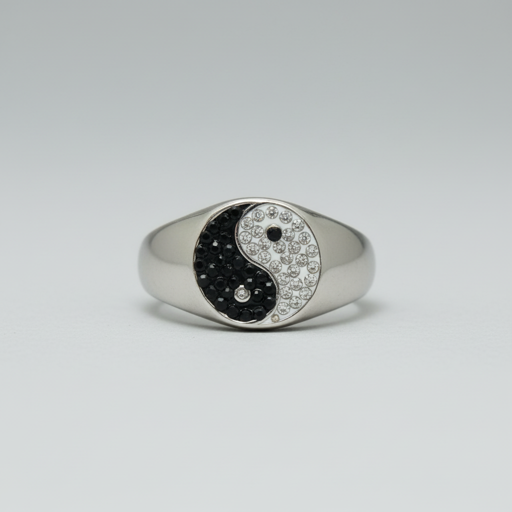 Anillo de acero con circonitas Yin- Yan. IVA incluido