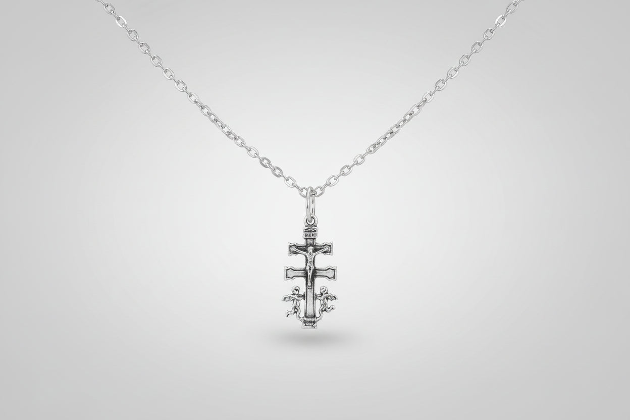 Colgante cruz de Caravaca acero con cadena tamaño mediano IVA incluido