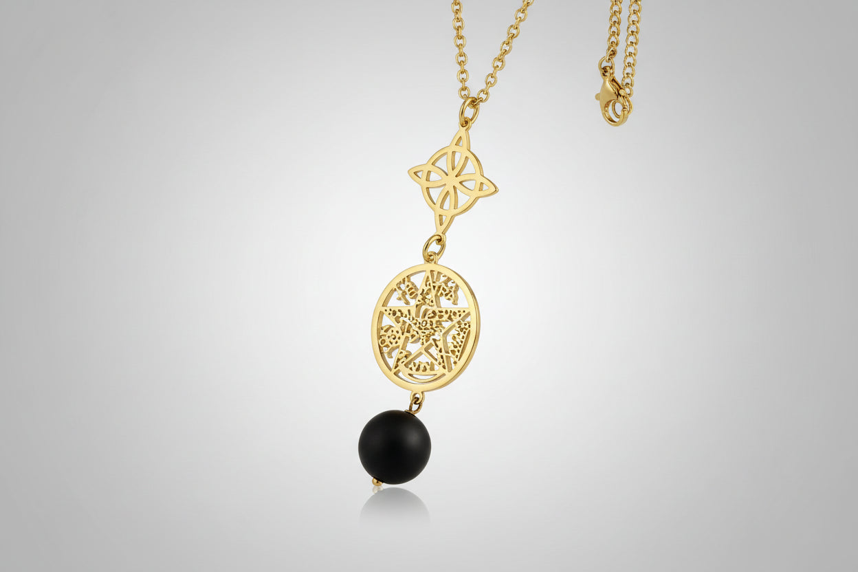 Colgante triple  protección nudo de bruja , tegtragramatón, turmalina acero dorado con cadena