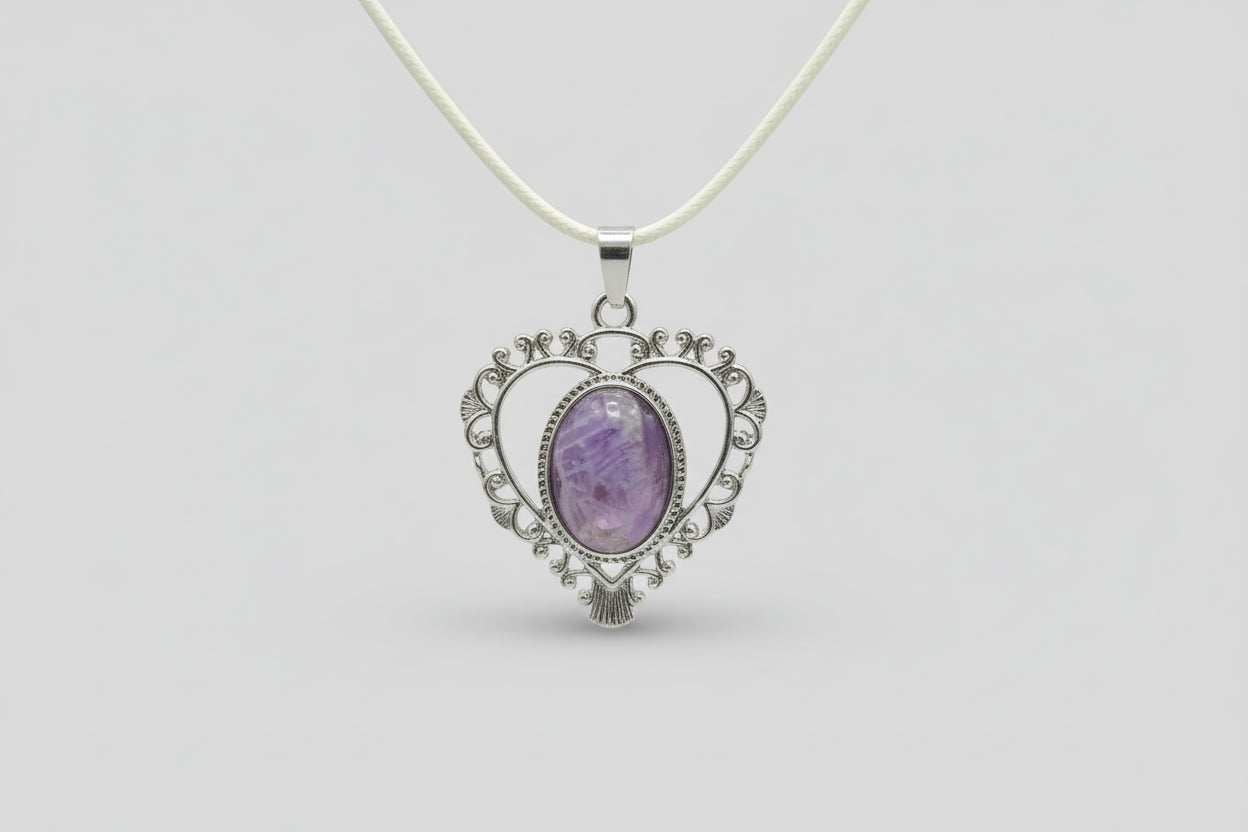Colgante corazón piedra violeta  con cadena cordón blanco IVA incluido