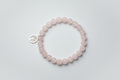 Pulsera de cuentas cuarzo rosa con dije árbol. IVA incluido