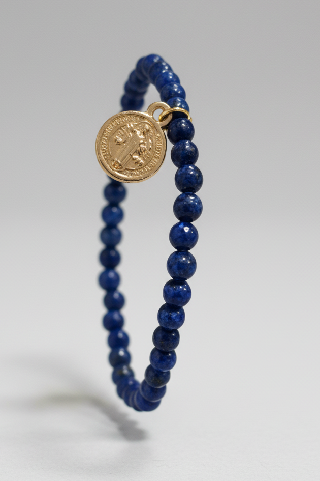 Pulsera de cuentas piedra Lapislázuli con  medalla de San Benito ( Diseño de Lubelia ) IVA incluido