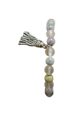 Pulsera de cuentas  y escoba de bruja.- IVA incluido