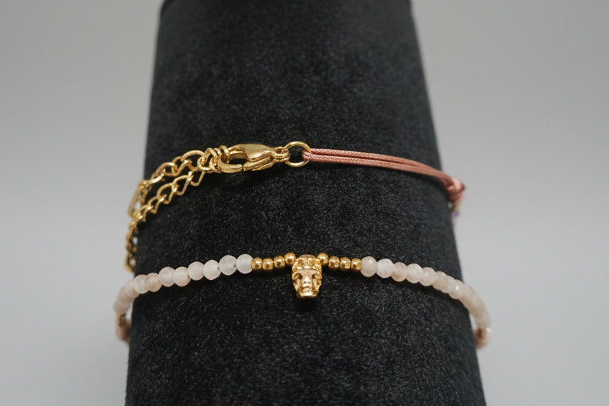 Pulsera de cuentas con cristales y calavera. IVA incluido