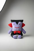 Peluche Vampi, de terciopelo hecho a mano.  26 X20 cm. (Exclusivo de Lubelia)